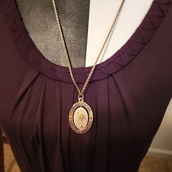 Charleston South Carolina Palmetto Tree Medallion Necklace, gold and silver tone - Picture 6 of 9